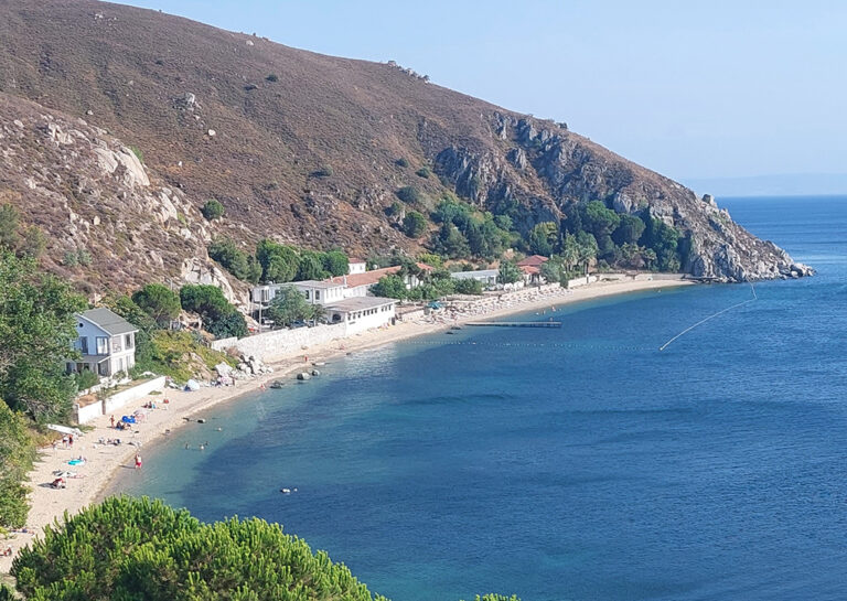 Avşa Adası Beyaz Saray Koyu Plajı